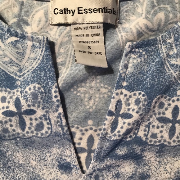 Cathy Essentials tunic top with 3/4 sleeves. - Picture 2 of 6